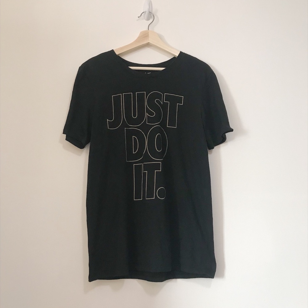 Nike Men’s Just Do It Short Sleeve T-Shirt